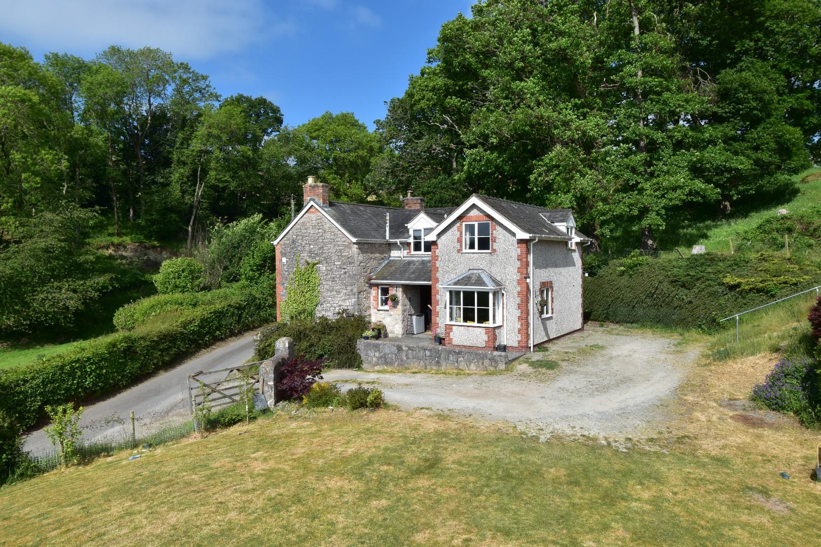 House Pwllglas, Ruthin